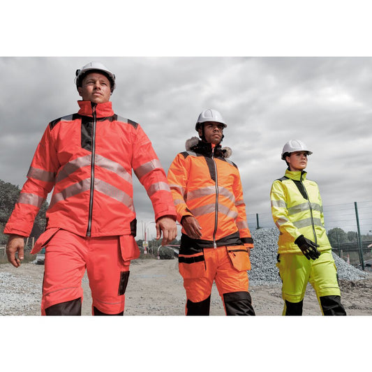 Palosuojatut työvaatteet: mitä standardit tarkoittavat ja miten valitset oikein (EN ISO 11612, 11611, EN ISO 14116, EN 61482-2)